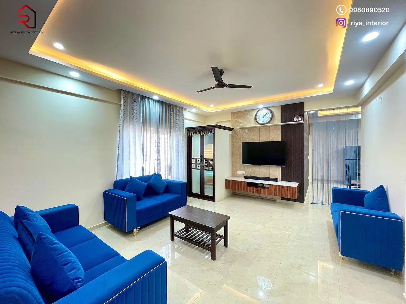 Modern living room interior by Riya Interior Pvt. Ltd.